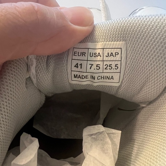 NIB Dhaey Women's White and Gray Golf Shoes Size 7.5 - Picture 5 of 5